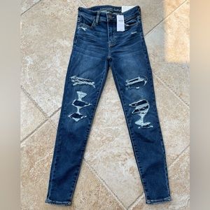 American Eagle women’s hi-rise Jegging - Size 0.  Brand New with Tags!